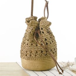 New Crocheted Woven Bag Korean Fashion Straw Bag Small Capacity Women's Beach Backpack Shoulder Bag Q0528