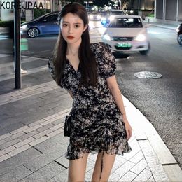 Korejpaa Women Dress Summer Light Ripe Wind Sexy Rope Broken Flower Chiffon V-neck Bubble Sleeve Fishtail Dresses 210526