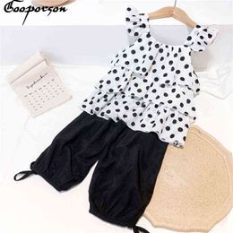 Summer Kids Clothes Dots Off The Shoulder Suspenders Top&shorts Pretty Korean Little Girls Clothing Set Ruffle Outfits G220310