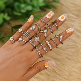 S2586 Fashion Jewellery Knuckle Ring Set Rhinstone Crown Stacking Rings Midi Rings Set 17pcs/set