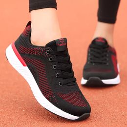 2021 Damen Laufschuhe Schwarz Weiß Bred Rosa Mode Damen Trainer Atmungsaktive Sport-Turnschuhe Größe 35-40 13