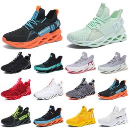 fashion high quality men runnings shoes breathable trainer wolf grey Tour yellow triple white Khaki green Light Brown Bronze mens outdoor sport sneaker