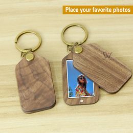 Creative Flip Wood Keychain Straps Blank Magnetic Walnut Keychains With Photo Metal key ring