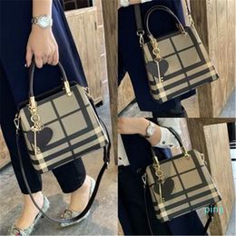 Female bag 2021 new trendy leather atmosphere lattice briefcase tote bag single-shoulder diagonal bag