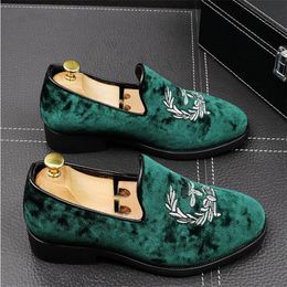 Men's Fashion Suede Leather Embroidery Loafers Mens Casual Printed Moccasins Shoes Man Party Driving Flats Sizes 38-44