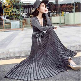 Autumn And Winter Silver Silk Knit Sexy V Neck Long Dresses Women Sweater Pleated Christmas Party Maxi Vestido Da Fes 210520