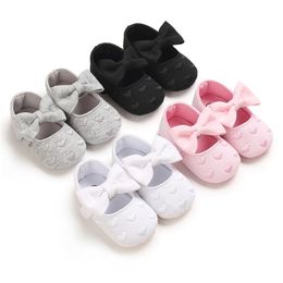 First Walkers Infant Toddler Baby Girl Crib Shoes Anti-Slip Soft Sole Heart Print Flats Cute Bow Retro Spring Autumn Prewalkers