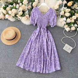 Elastic Ruched Floral Dress Women Summer French Sweet V Neck Puff Sleeve A-line Dress Boho Print Holiday Beach Sundress 210419