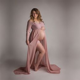 Staubiges rosa langes Chiffon-Umstandskleid für Pografie, herzförmige Spitze, für Po-Shooting, Schlitz, offene Schwangerschaft 210721