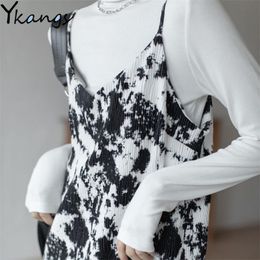 Velvet Floral Printed Dress Women Spring V-neck Mid Calf Spaghetti Strap Dresses Korean Style Tie Dye sleeveless Long 210421
