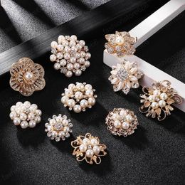 Big Pearl Crystal Pins for Girls Rhinestone Flower Buttons Brooches Women Wedding Brooch Jewellery Fashion Accessories Gift