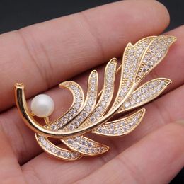 Hermosa Crazy Leaf Shaped Brooches Pins Shiny White Zircon Women Fashion Jewellery Brooch Pretty Bridal Wedding Gift