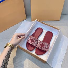 Luxury women's new slippers embroidered jacquard slippers fashion wear-resistant code number 35-40 top quality