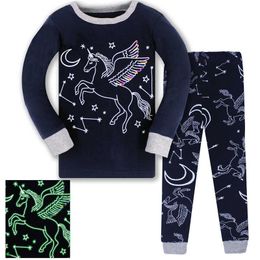 Long Sleevee Unicorn Print Luminous Girls Pajamas Arrival Kids Home Wear Baby Sleepwear Sets Top and Bottom 210529