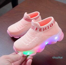 Scarpe da ginnastica per bambini Bambini Neonate Ragazzi Lettera Mesh Led Calzini luminosi Sport Run Sneakers Scarpe Scarpe luminose