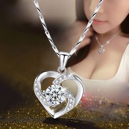 Silver Colour Women Casual Heart-shaped Pendant Necklace for Ladies Birthday Christmas Valentine Jewellery