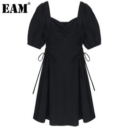 [EAM] Women Black Pleated Backless Dress Square Neck Puff Short Sleeve Loose Fit Fashion Spring Summer 1DD8001 210512