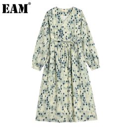 [EAM] Women Green Printed Rhombus Pattern Sashes Dress V-Neck Lantern Long Sleeve Loose Fit Fashion Spring Summer 1DD8379 21512