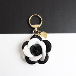 Camellia Flower Keyrings Bag Charms PU Leather Pendant Car Key Chains Accessories Black White Rose Red Jewellery Keychains Rings Hol209Y