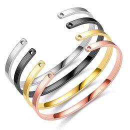 Meetvii 4mm Titanium Stainless Steel Open Cuff Bangles for Men Women Fashion Hollow Heart c Shape Opening Bangles Jewelry Q0719