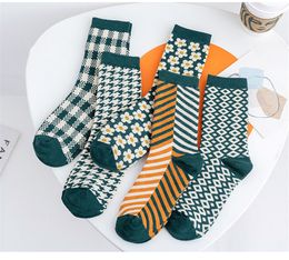 Women Socks Cotton Green Plaid Ladies girls Houndstooth Cheque Striped Grids Flowers Tube Sock Vintage Meias Sox