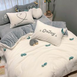 Bedding Sets Japanese Cute Coral Fleece Fabric Winter 3/4pcs Set Thick Soft Warmth Duvet Cover Bed Sheet And Pillow Case For Bedroom