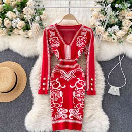 Y Women Jacquard Knitted Dress Korean V Neck Long Sleeve Elastic Slim Pencil Dresses Winter Bodycon Sweater Short Dress 210419