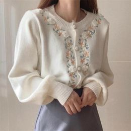 Knitted Cardigan Sweaters Vintage Embroidery Flower High Quality Fashion Chic Elegant Autumn Winter Christmas Sweater 210514