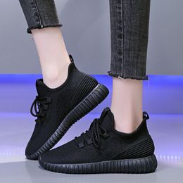 Quality High 2021 Arrival Knit Running Shoes Men Womens Sport Tennis Runners Triple Black Grey Pink White Outdoor Sneakers SIZE 35-40 WY11-1766