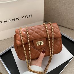 Luxurys Designers Bags Small Handbag Women's New Versatile Fashion Bag Pearl Single Shoulder Handbags Lingge Chain Packs