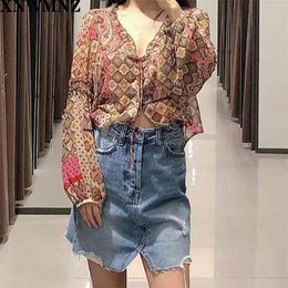 Vintage V Neck Blouses Women Fashion Paisley Printed Shirts Elegant Tie Belt Lantern Sleeve Tops Female Ladies 210520