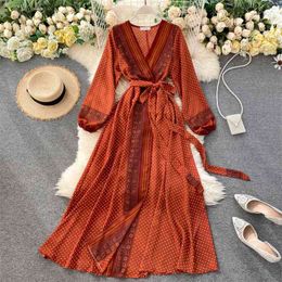 Spring Autumn Women's Holiday Dress Thin Chiffon Retro Print Lace-up Waist Slim Long for Women GD975 210506