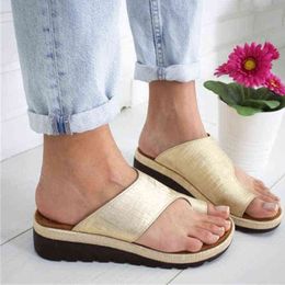 2022 Summer Flat Women Shoes Low Wedges Toe Foot Correction Sandal Orthopaedic Bunion Corrector Flip Flops Comfort Girl Slippers Y220214