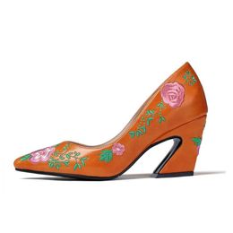 leather dress china Canada - Dress Shoes Womens Genuine Leather Embroidery Floral Strange High Heel Pumps Chinese Ethnic Style Pointy Toe Luxury Plus Size 2022