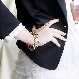Fashion creative punk Bracelet hand accessories crawler chain metal jewelry Good luck Bracelet production
