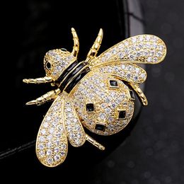 Pins, Brooches Fashion Men Cubic Zircon Jewelry Cute Yellow Bee Brooch Pins Bridal Anniversary Accessory Women Copper