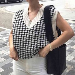 Fashion College-Style Knitted Vest Sweater women Autumn Occident V-neck Houndstooth Front Short Long Back Sleeveless 210508