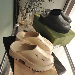 Designer Damen Sandalen Luxus Herren Plateau Hausschuhe Hohlmuster Strandschuhe Loafers Flats Slipper mit Box Größe 35-44