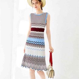 Fashion Casual Wave Striped Slim Thin Summer Dress Women Sleeveless Colorful Knitted Pullover Bodycon Mini Sweater 210514