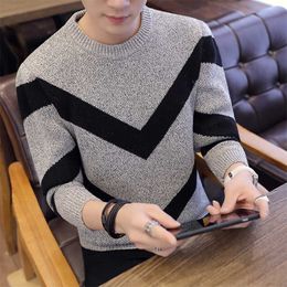 Mens Sweater Autumn Men Long Sleeve Pullovers Outwear Fashion Check Print Round Neck Sweater Slim Fit Knit Sweater Top 211221