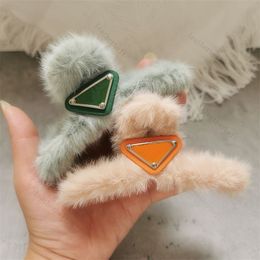 Triangle Badge Clamps Soft Fur Claw Clip Design Letter Printed Hair Clip Elastic Furry Clamp For Women