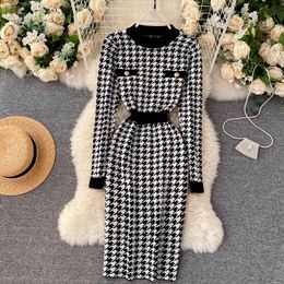 Women Korean Knitted Plaid Dress O Neck Elastic Sheath Pencil Dress Autumn Vintage Long Sleeve Knitting Dress 210419