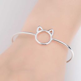 Smjel New Fashion Cute Ear Cat Bracelets & Bangles Femme Simple Hollow Animal Adjustable Bangles for Women Party Gift G107 Q0719