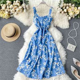 Women Vintage Floral Pinted Dress Fahsion Summer Spaghetti Ruffles Beach Ladies Elegant Blue Long Robe Vestidos 210525