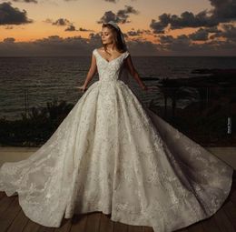 Luxury 2021 Wedding Dresses Bridal Gowns V Neck Lace Appliqued Beading Country Style Vestidos De Novia