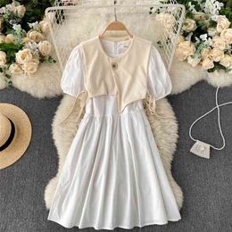 College Style Round Neck Puff Sleeve Mini Dress Age-reducing and Thin Waistcoat + Vestidos Female Two-piece Suit GK526 210507