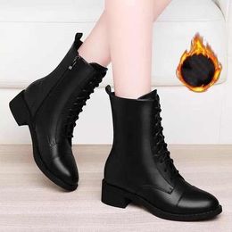 New Pi Yinglun Style Square High Heels Boots Black Round Toe Boots Handsome Motorcycle Boots Women Shoes