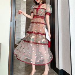 High Quality Summer Designer Mesh Lace Dresses Women Short Sleeve Vintage Flower Embroidery Party Midi Dress Vestidos 210514