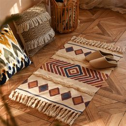 60x90cm Retro Bohemian Hand Woven Tassel Carpet for Home Living Room Window Bedside Linen Rug Table Runner Door Mat Decor 220224