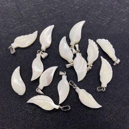 -Charms 1 stück weiße Schmetterlingsschale Anhänger klein für DIY Halskette Ohrringe Schmuckherstellung Zubehör Blattform Nature